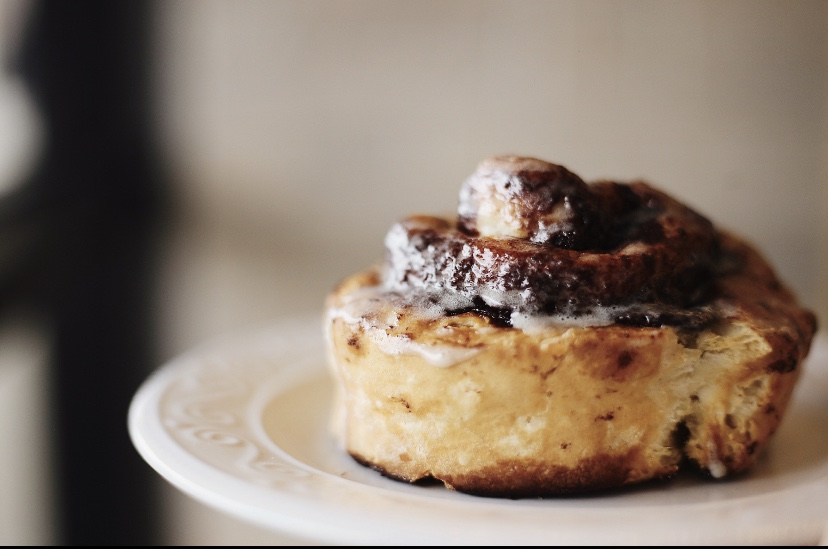 Rulouri pufoase cu zahăr brun și&nbsp;scorțișoară