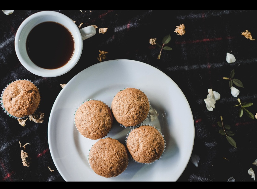 Brioșe cu pere și&nbsp;struguri